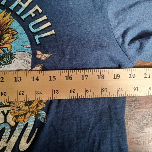 Womens Christian TShirt Size Large God is Faithful in Every Season 1 Thess 5:24 - Picture 8 of 8